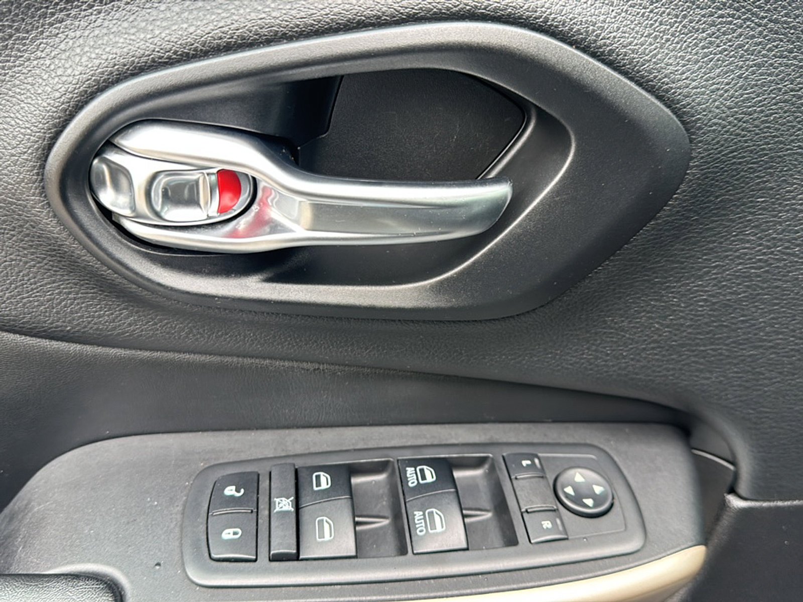 2018 Jeep Cherokee Limited - Photo 16