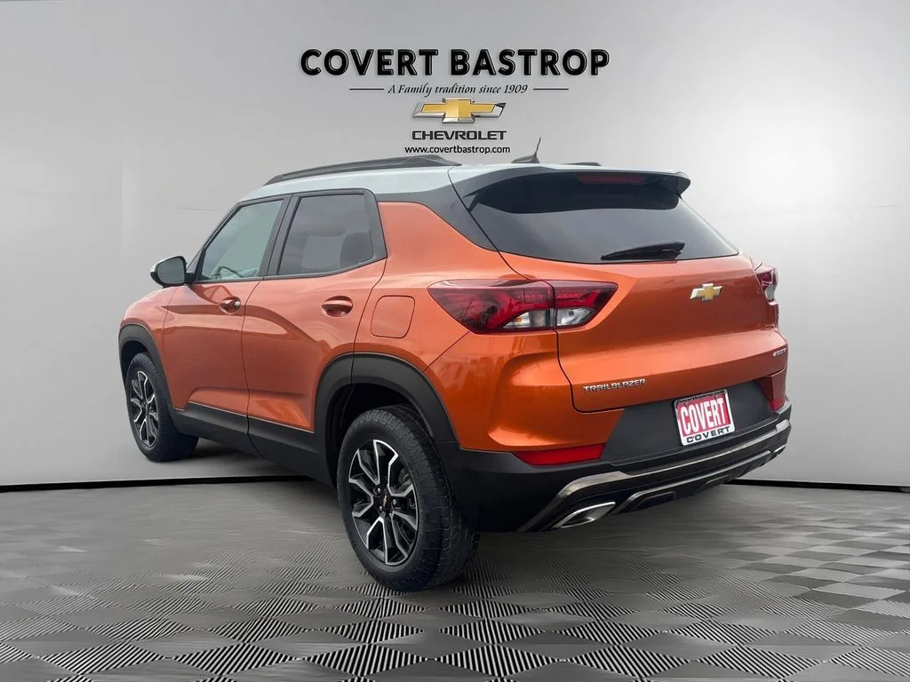 Used 2022 Red Chevrolet ACTIV image 3