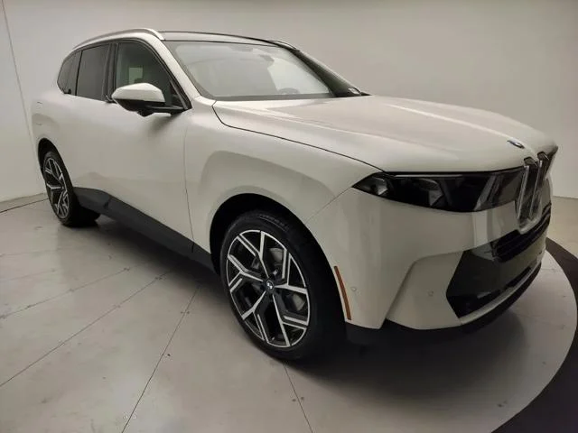 New 2027 Alpine White BMW  image 2
