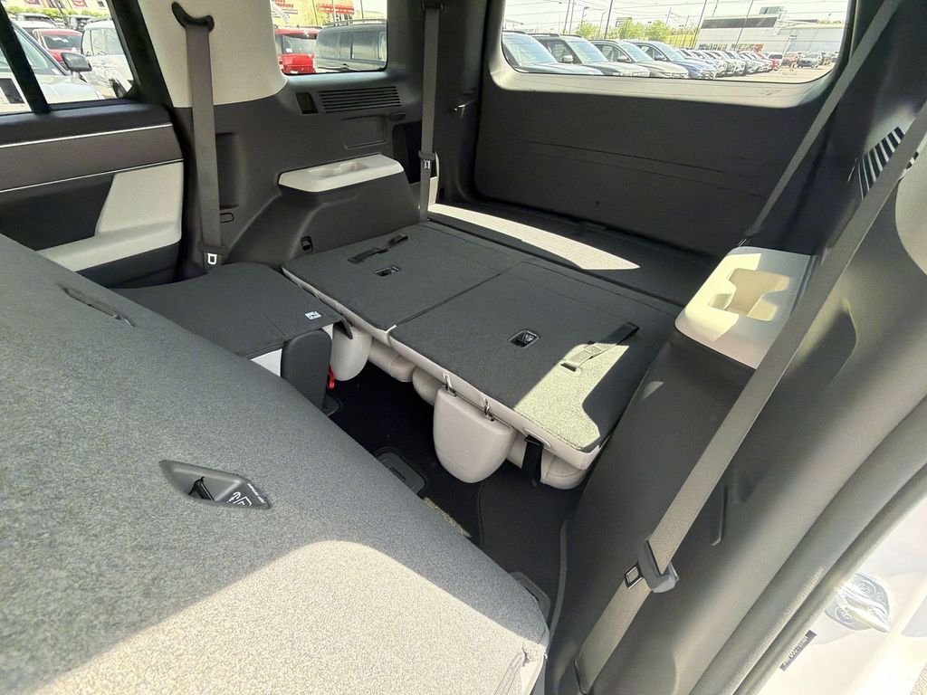 New 2026 White Hyundai SE AWD image 22