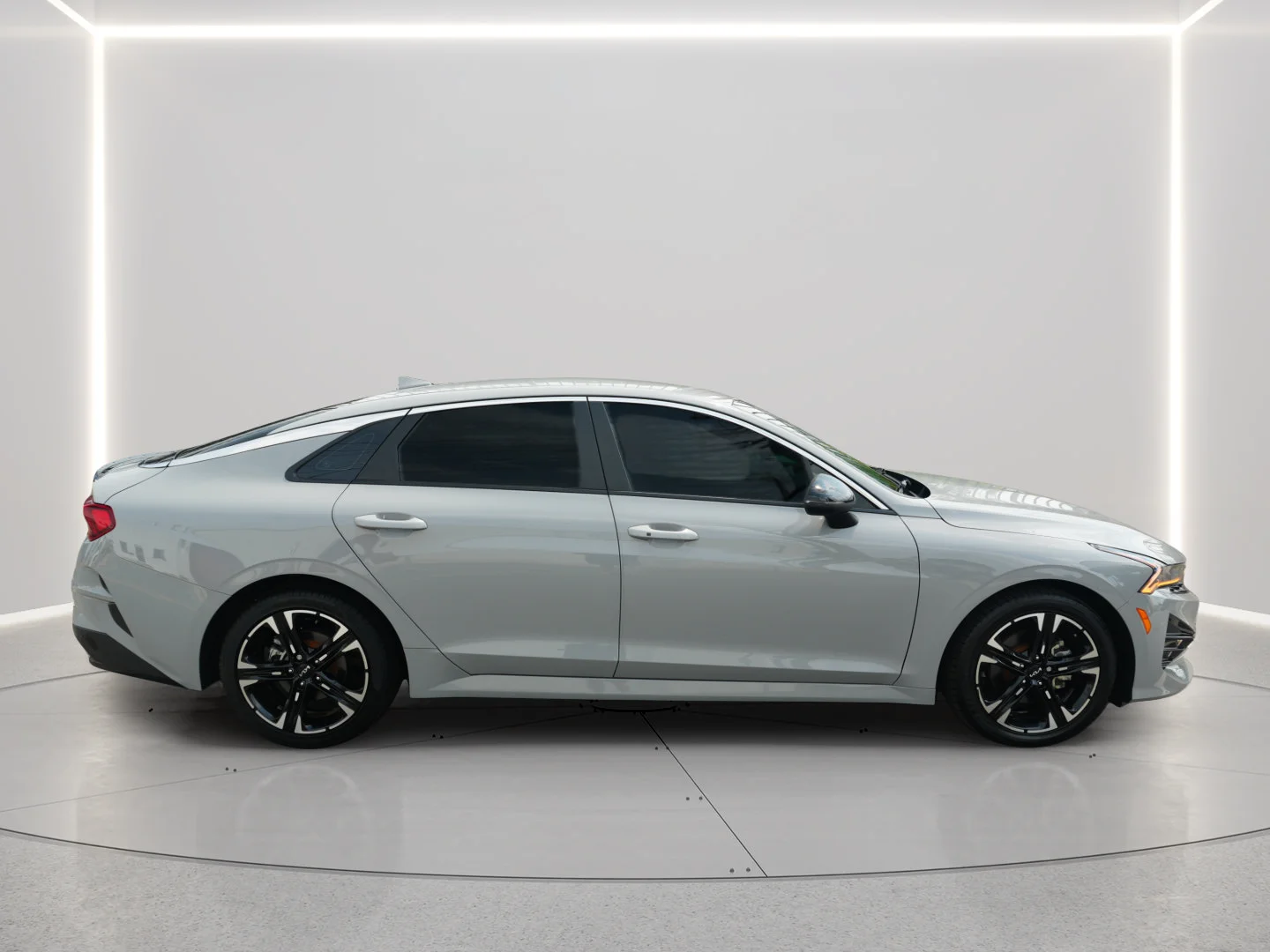 Used 2023 Wolf Gray Kia GT-Line image 6