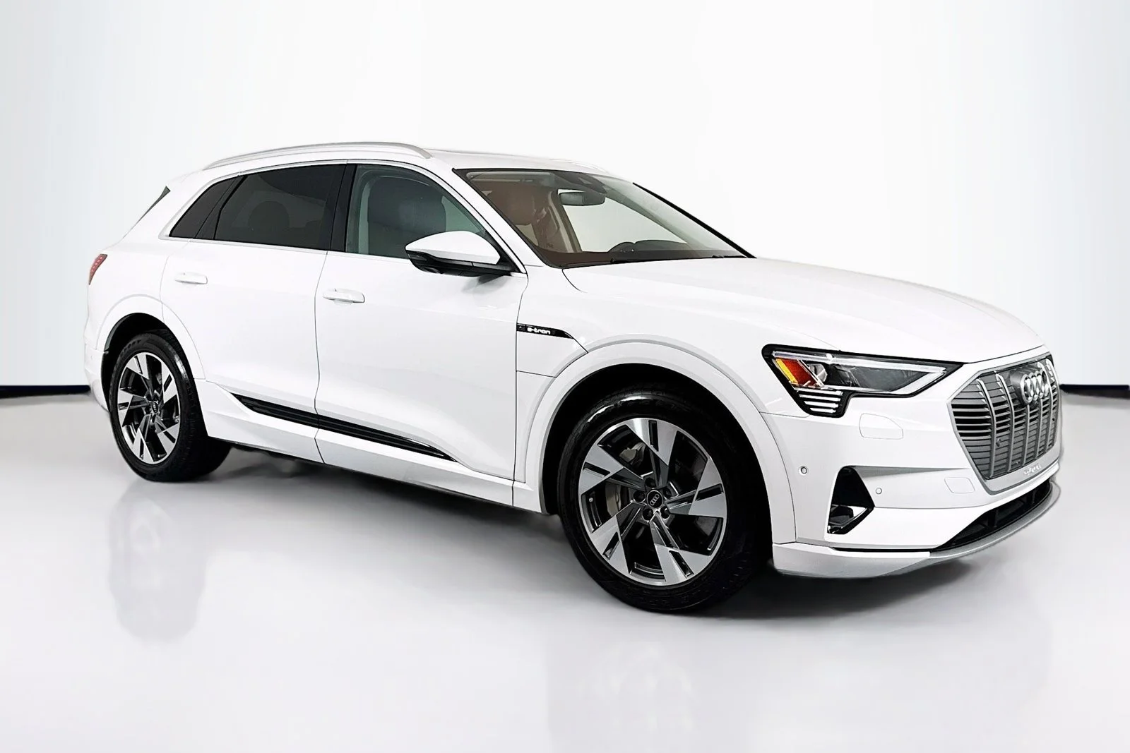 Used 2022 White Audi Premium Plus image 3