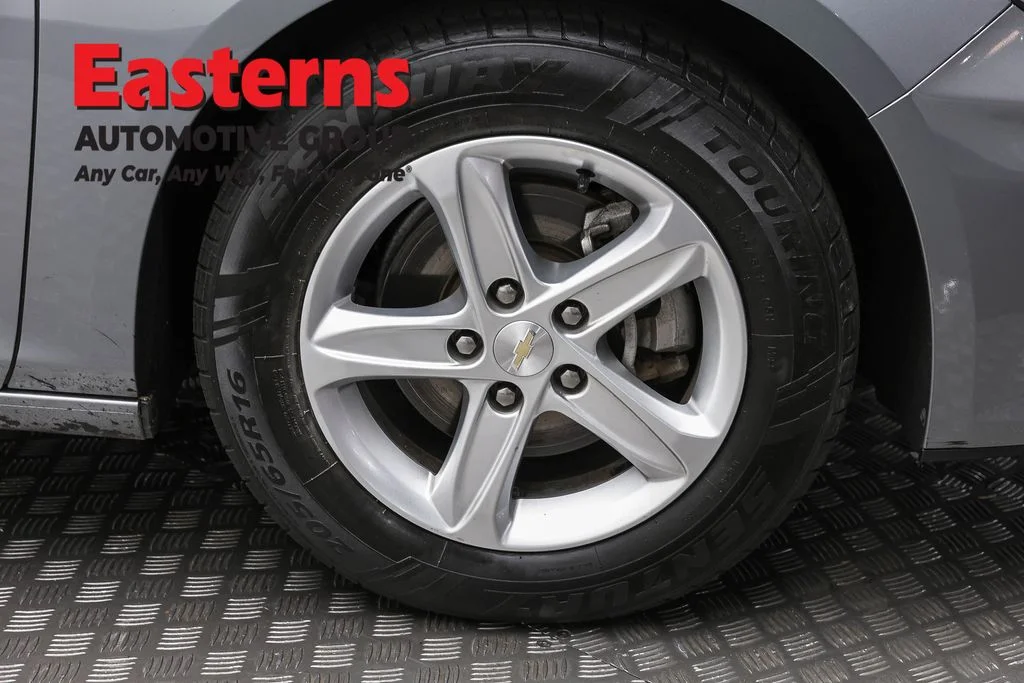 Used 2024 Gray Chevrolet LS image 30