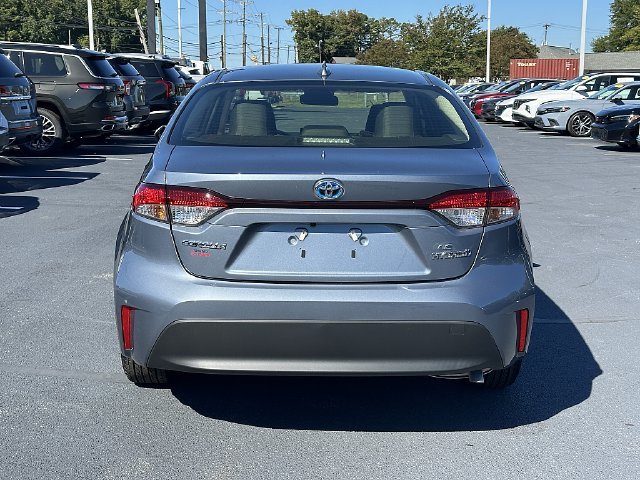 Used 2023  Toyota LE image 7