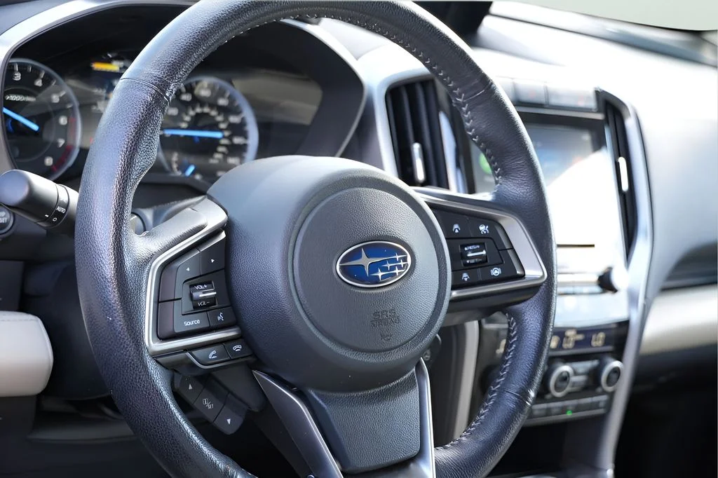 Used 2022 Brilliant Bronze Metallic Subaru Limited image 17
