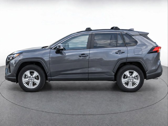 2022 Toyota RAV4 XLE - Photo 6