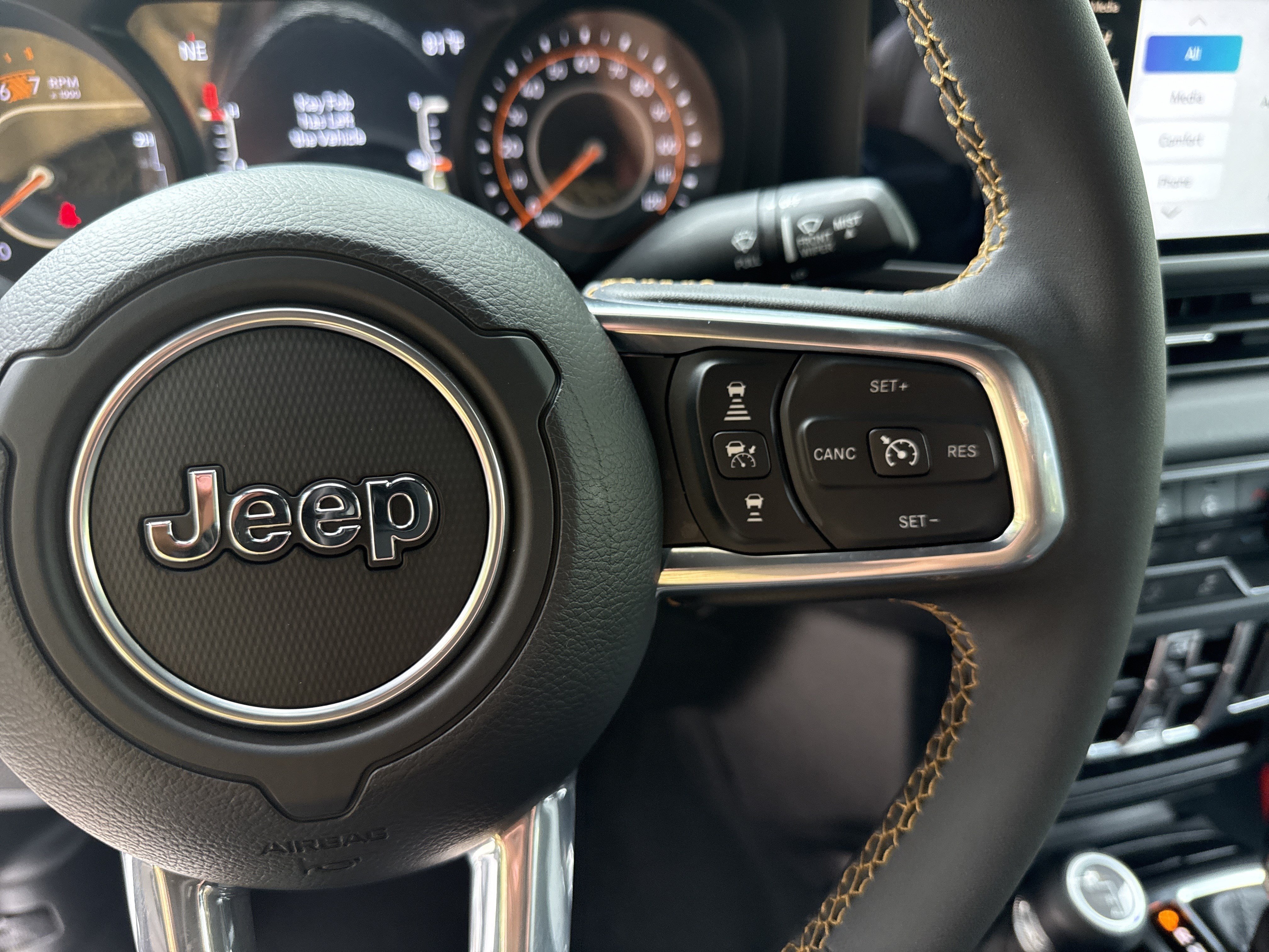 Used 2024 Bright White Clearcoat Jeep Sahara image 27