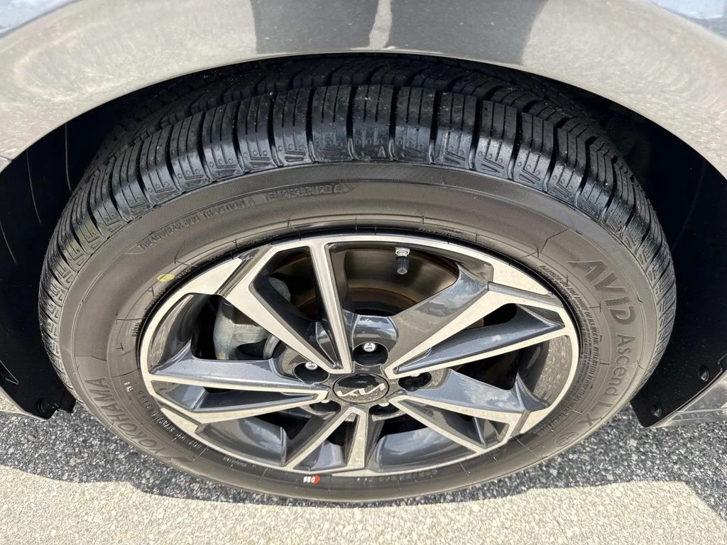 Used 2022 Gray Kia LXS image 12