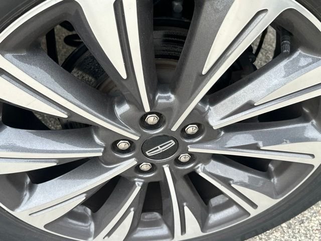 Used 2022 Gray Lincoln Reserve image 6