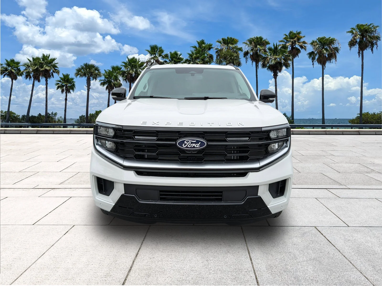 New 2027 Star White Metallic Tri-Coat Ford Platinum image 2