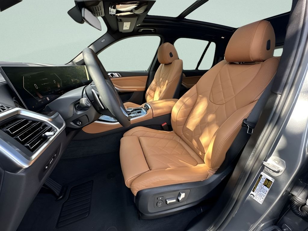 New 2026 Skyscraper Grey Metallic BMW sDrive40i image 13