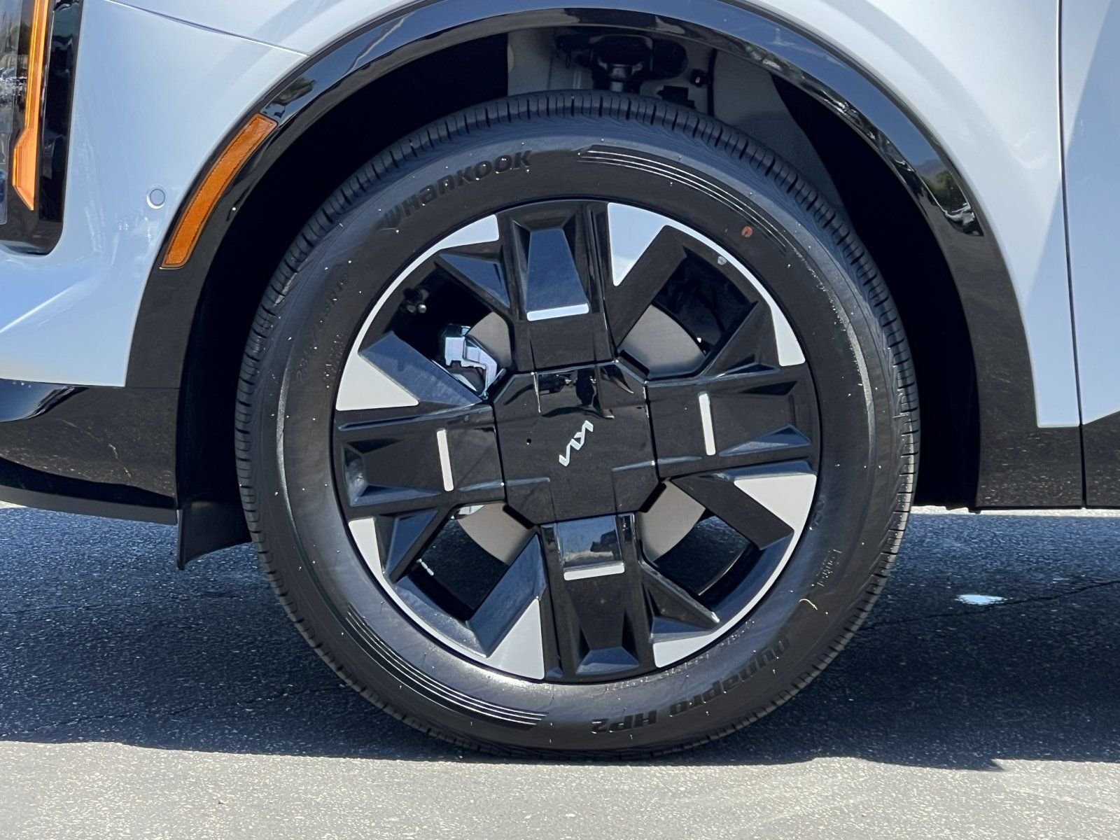 New 2026 Snow White Pearl Kia SX Prestige image 34