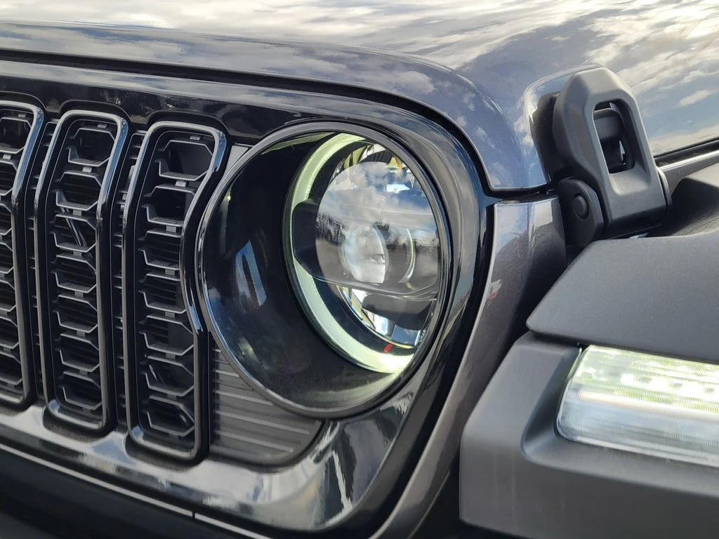 New 2026 Granite Crystal Metallic Clear-Coat Exterior Paint Jeep Willys image 22