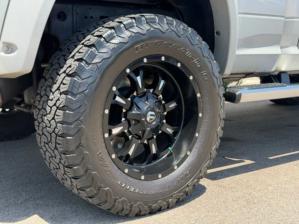 Used 2017 Silver Ram Laramie image 22