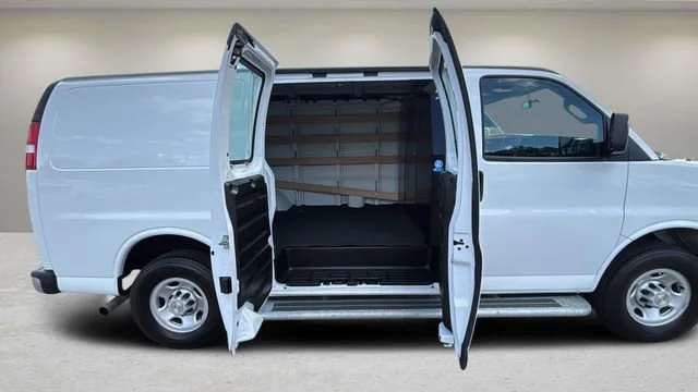 Used 2024 Summit White Chevrolet WT image 36