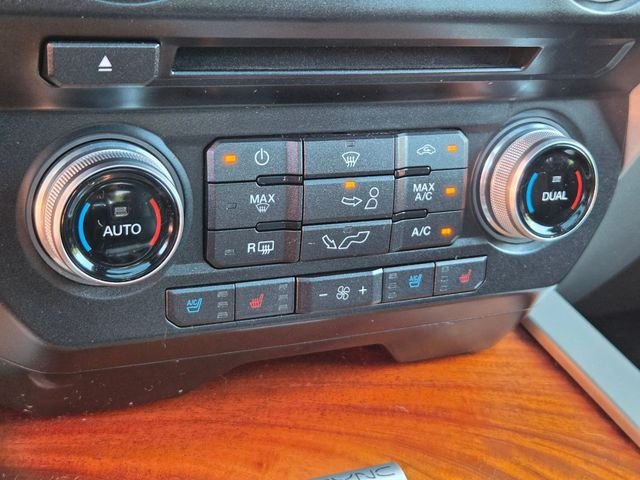 Used 2015  Ford King Ranch image 22