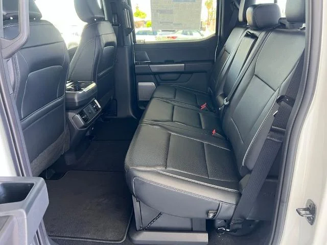New 2025 Oxford White Ford Lariat® image 48