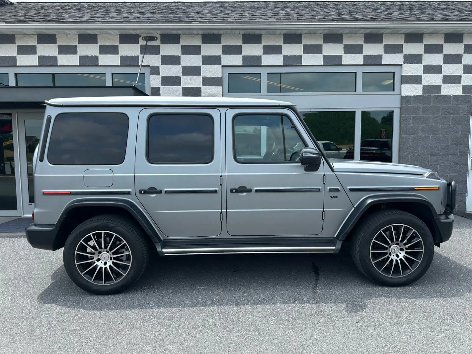 Used 2022 MANUFAKTUR Platinum Magno Mercedes-Benz G 550 image 8