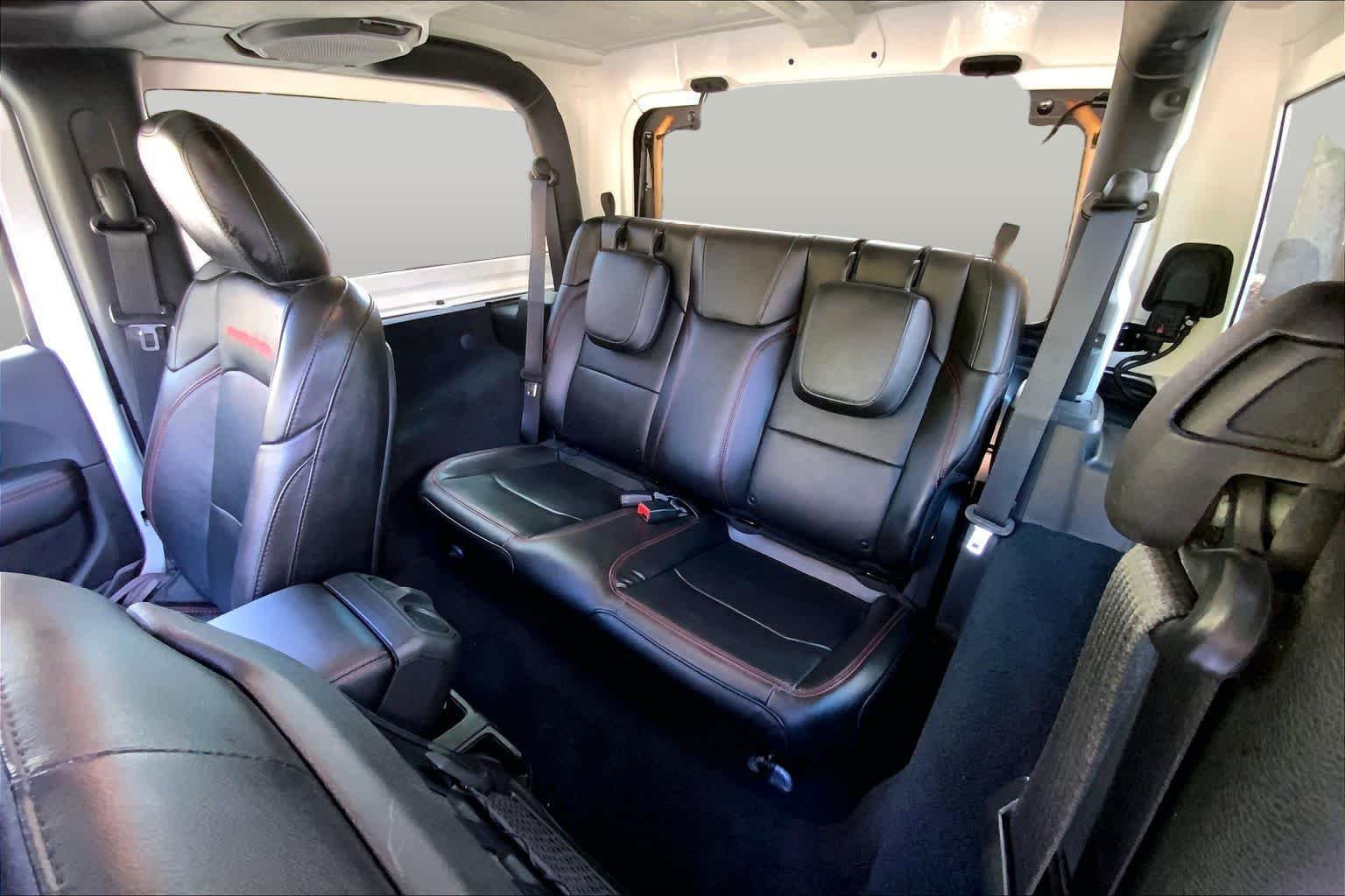 Used 2023 Silver Zynith Clearcoat Jeep Rubicon image 19