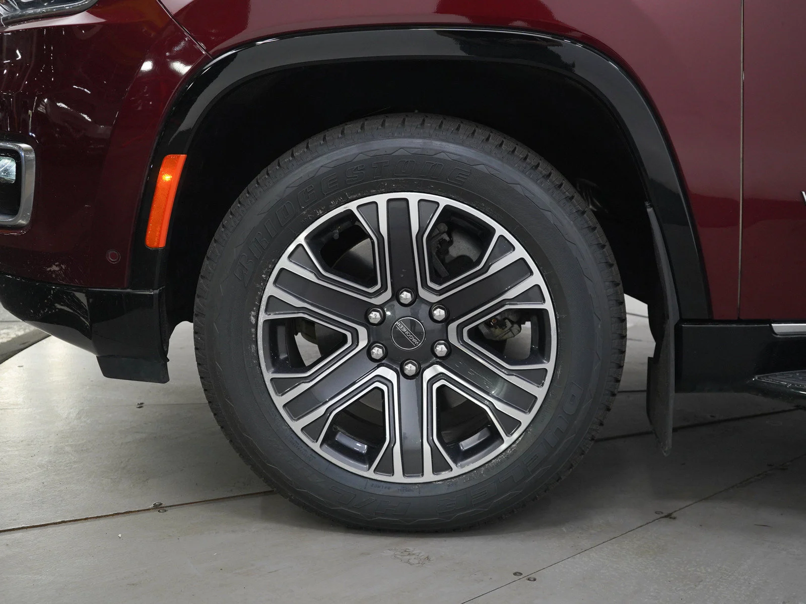 Used 2022 Velvet Red Pearlcoat Jeep Series III image 29