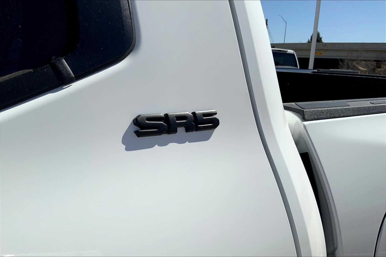 2025 Toyota Tundra SR5 - Photo 17