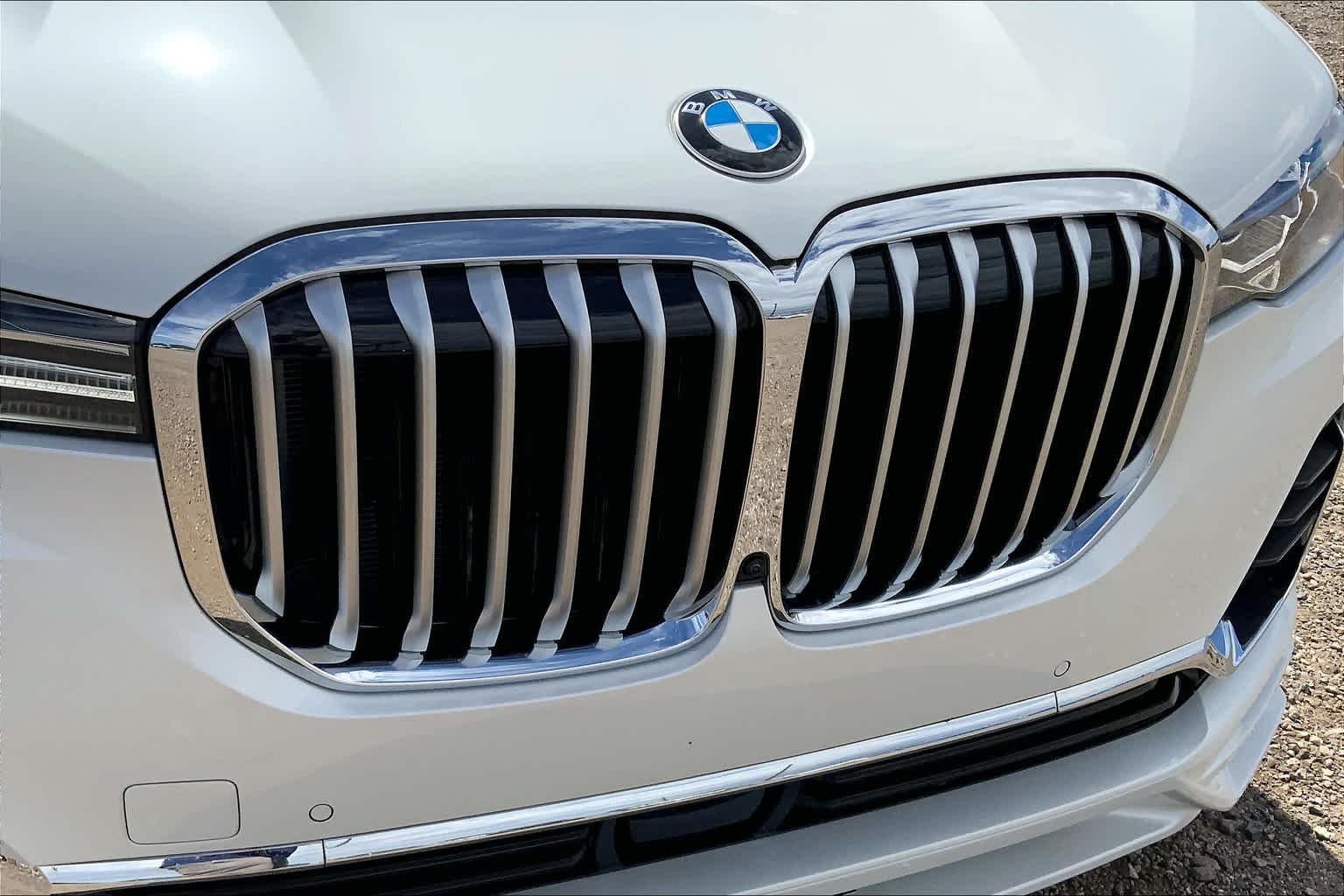 Used 2022 Mineral White Metallic BMW ALPINA XB7 image 29