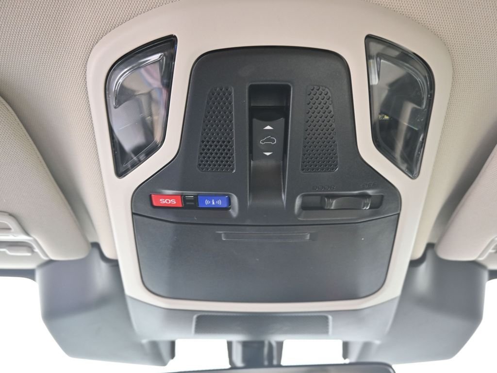 Used 2025 Crystal White Pearl Subaru Limited image 13