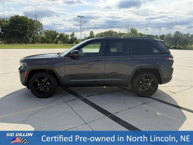 Used 2022 Baltic Gray Metallic Clearcoat Jeep Altitude image 2