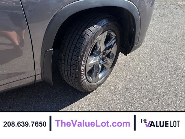 Used 2017  Toyota Limited Platinum image 11