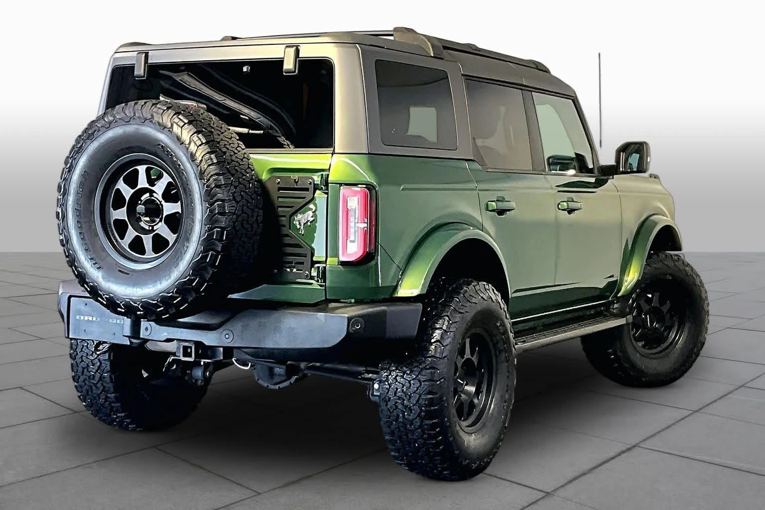 Used 2022 Eruption Green Ford Outer Banks image 13
