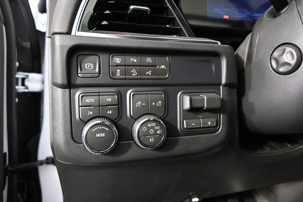 2026 Chevrolet Suburban Premier - Photo 25