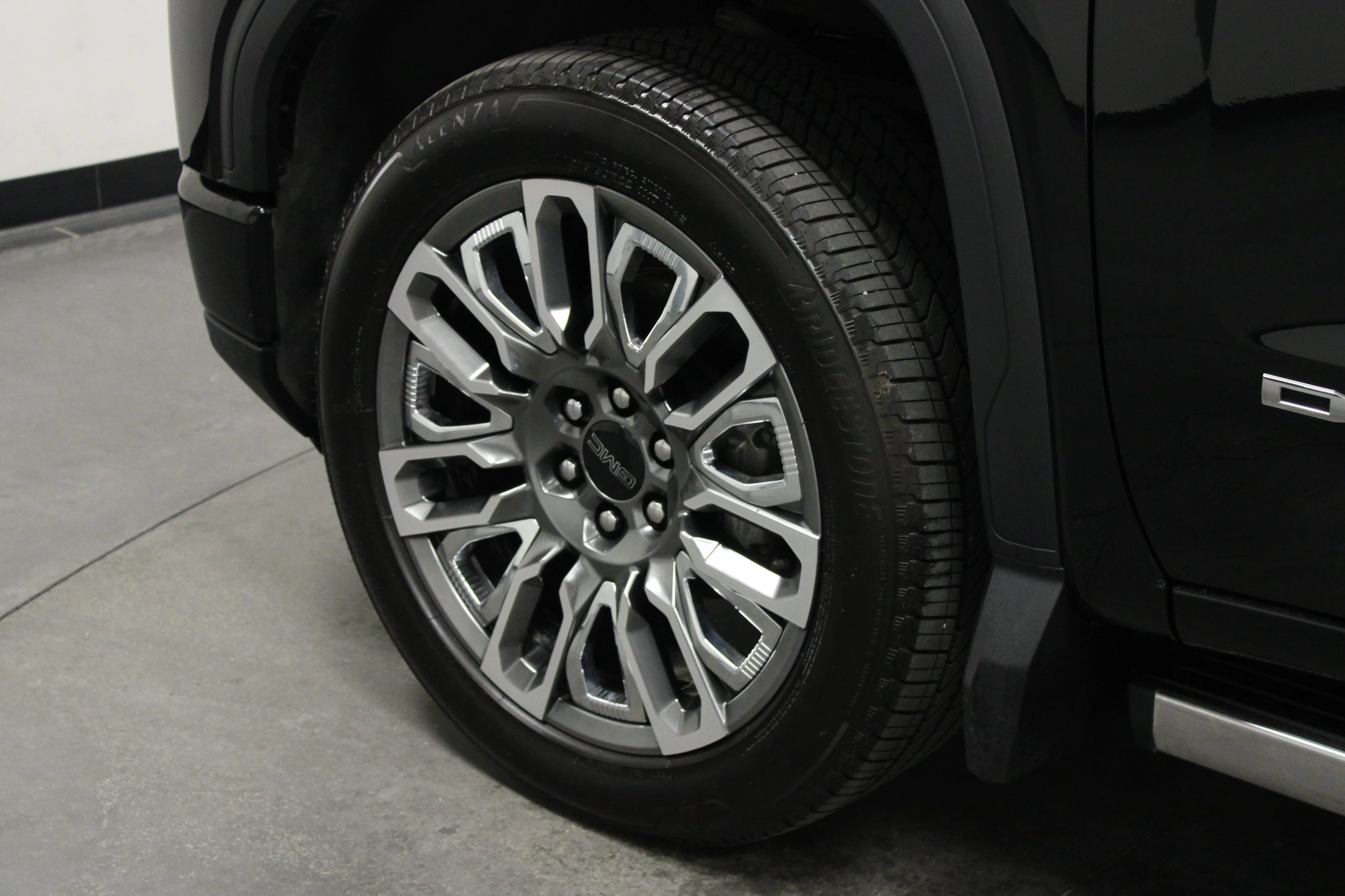 Used 2026 Onyx Black GMC Denali Ultimate image 10