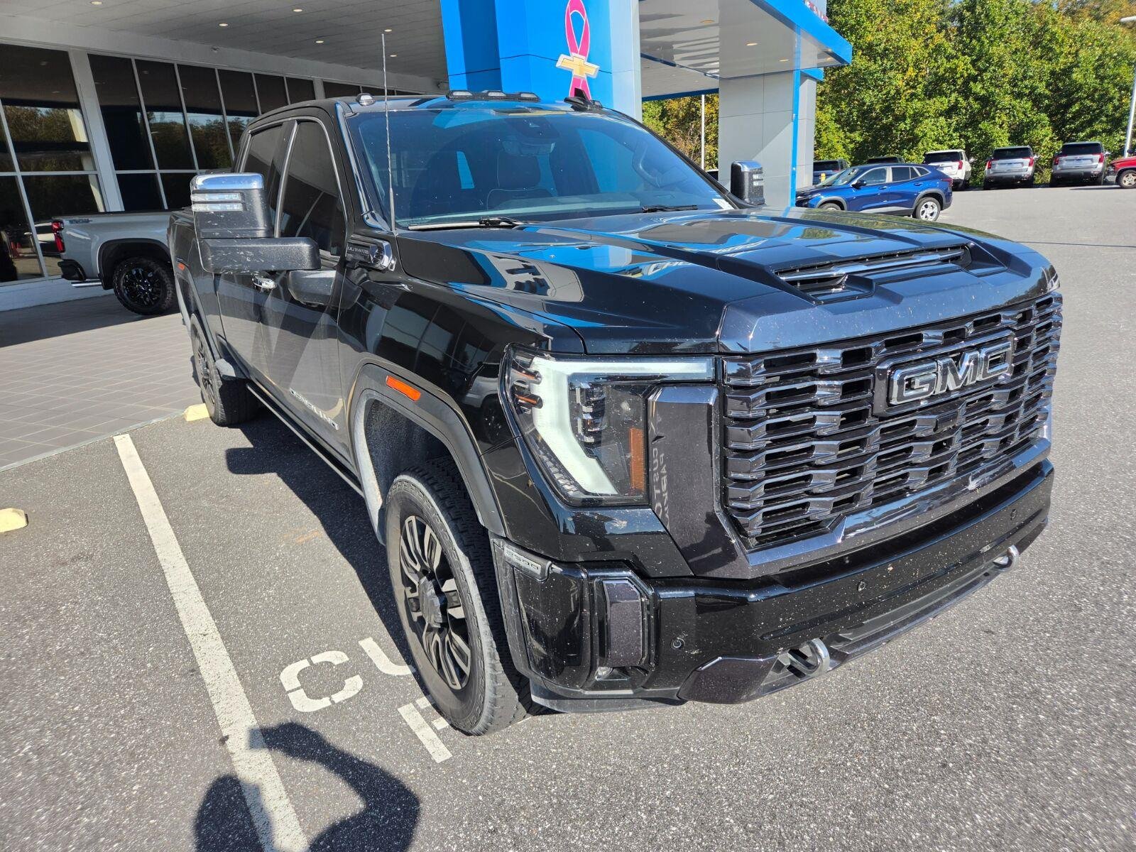 Used 2024 Onyx Black GMC Denali Ultimate image 3