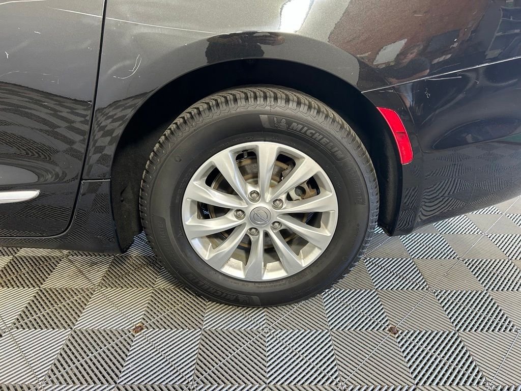 Used 2017 Black Chrysler Touring L image 20