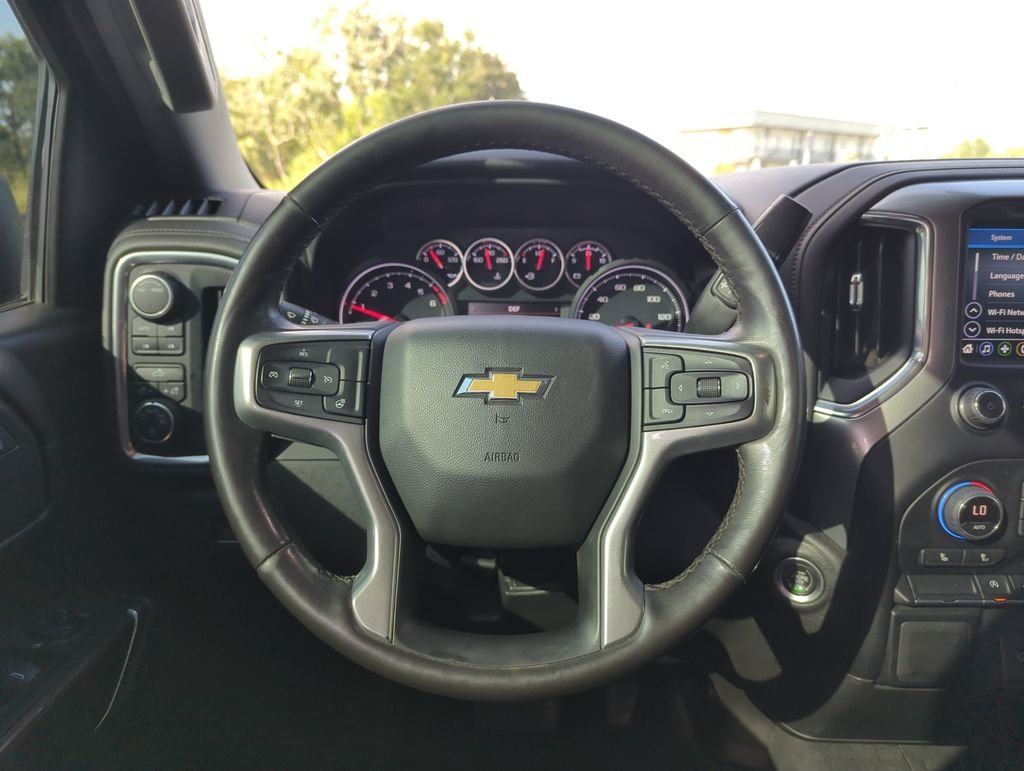 Used 2022 Gray Chevrolet LT image 17