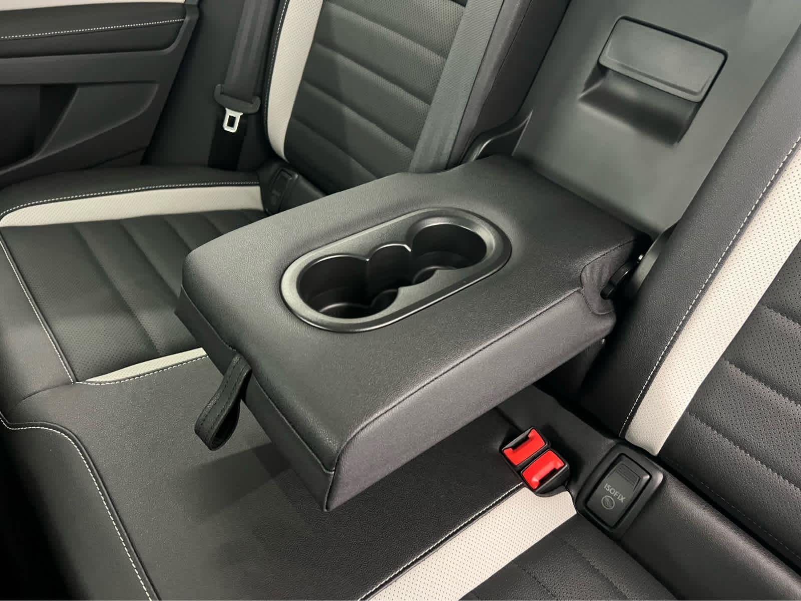 New 2026 Pure White Volkswagen SEL image 27