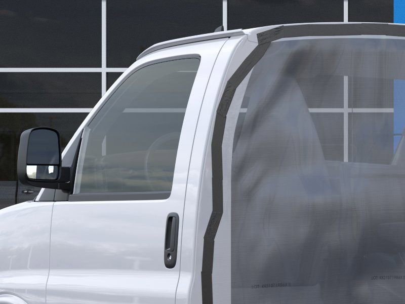 New 2026 Summit White Chevrolet 1WT image 12