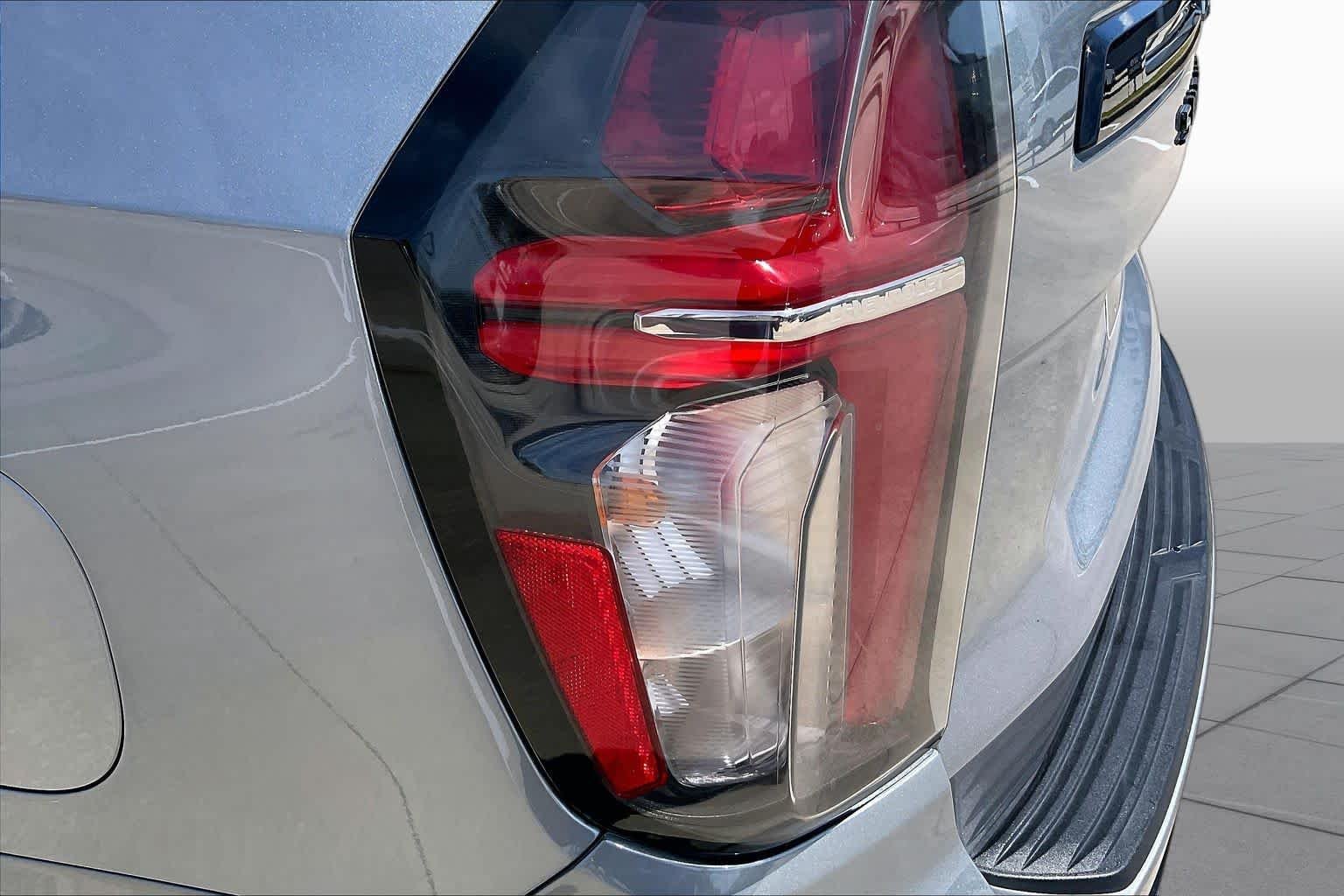 2024 Chevrolet Suburban RST - Photo 27