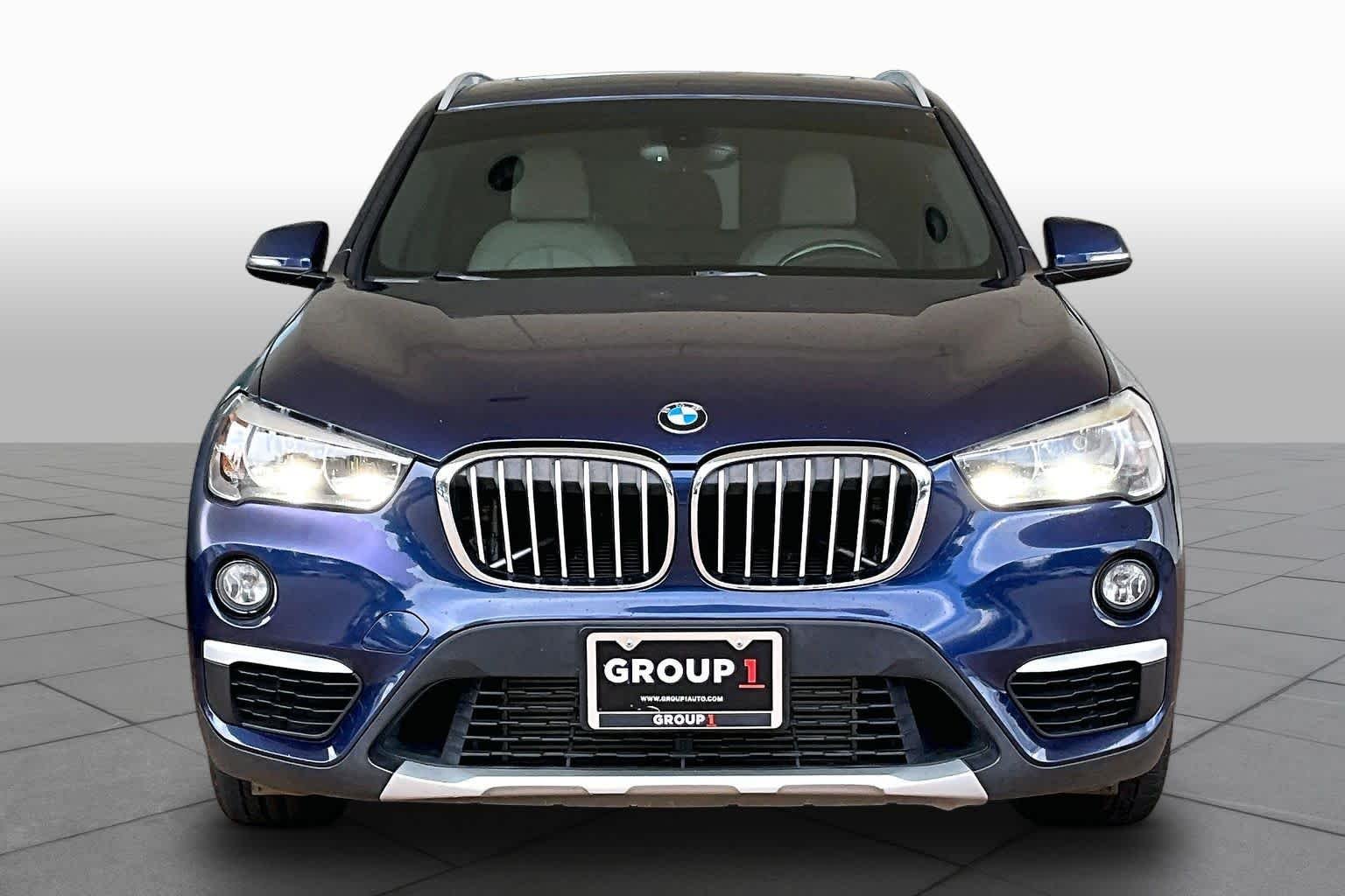 Used 2018 Mediterranean Blue Metallic BMW xDrive28i image 4