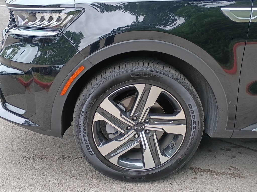 Used 2023 Aurora Black Kia EX image 8