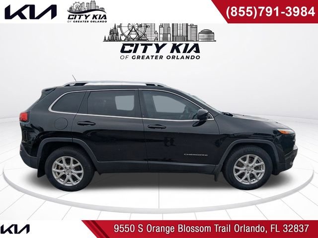 Used 2018 Black Jeep Latitude image 7