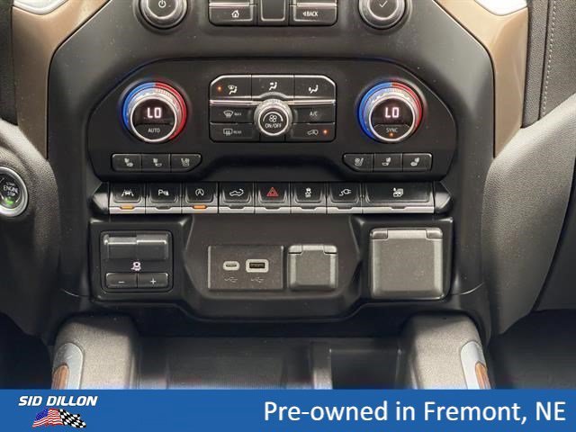 Used 2021 Iridescent Pearl Tricoat Chevrolet High Country image 12