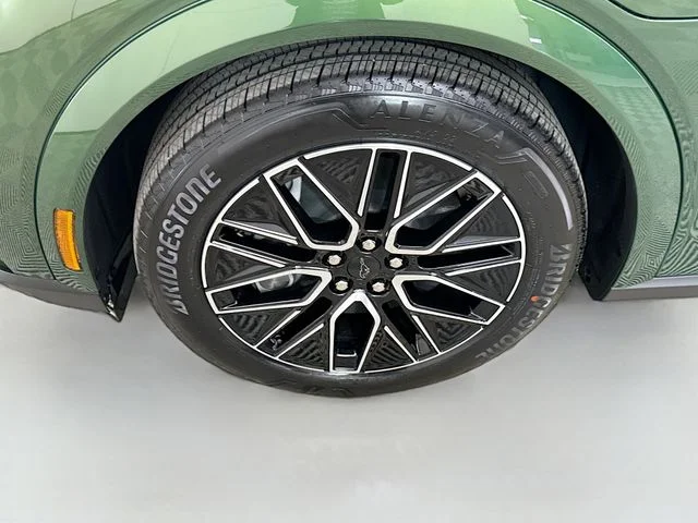 New 2026 Eruption Green Metallic Ford Premium image 33