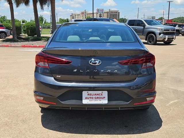 Used 2020 Gray Hyundai SE image 6