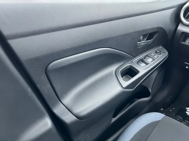 2025 Nissan Versa Sedan SV - Photo 31