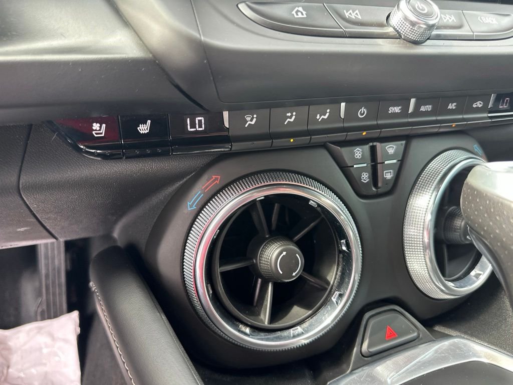 Used 2018 Blue Chevrolet 2LT image 17