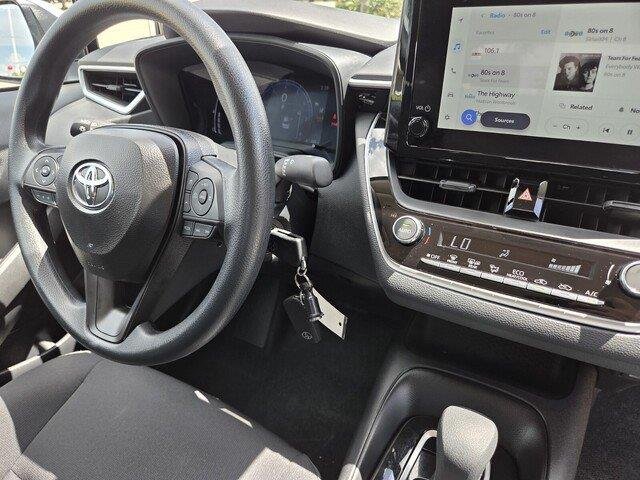 Used 2026 Wind Chill Pearl Toyota LE image 30