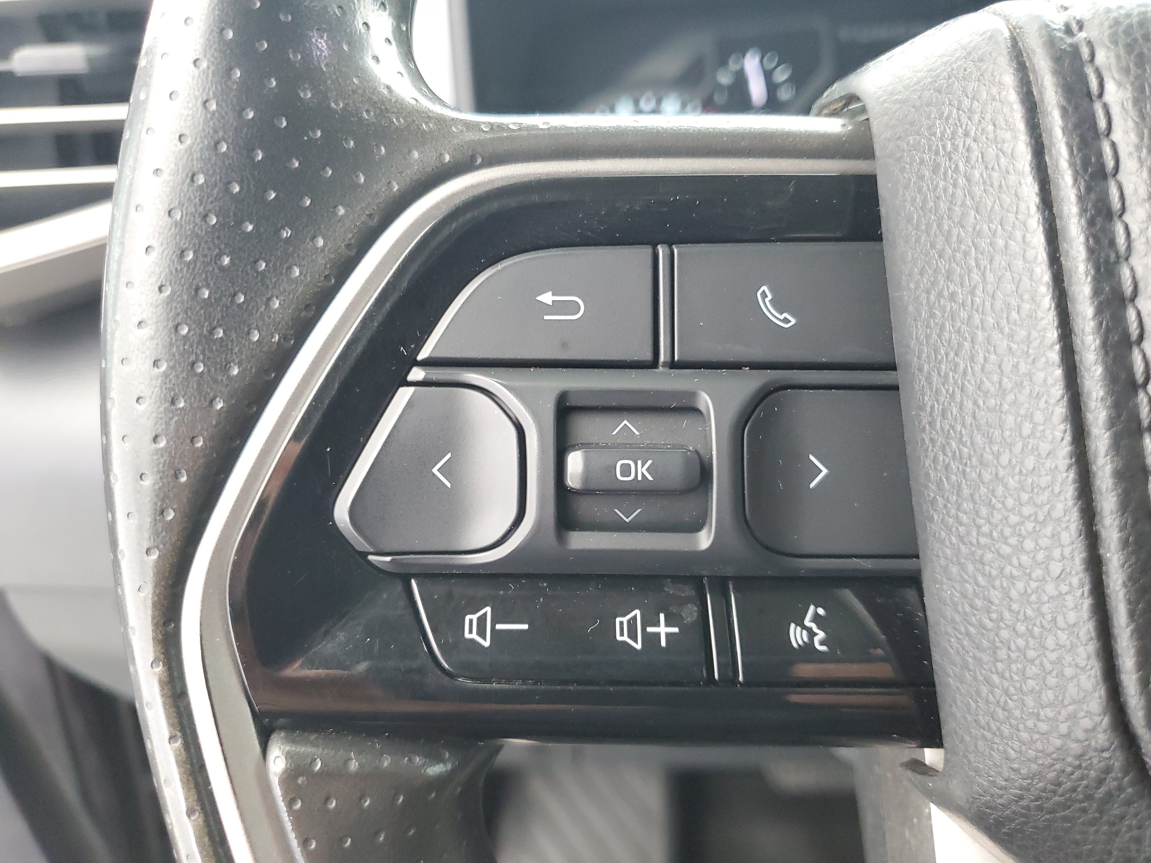 Used 2023 Magnetic Gray Metallic Toyota SR5 image 23