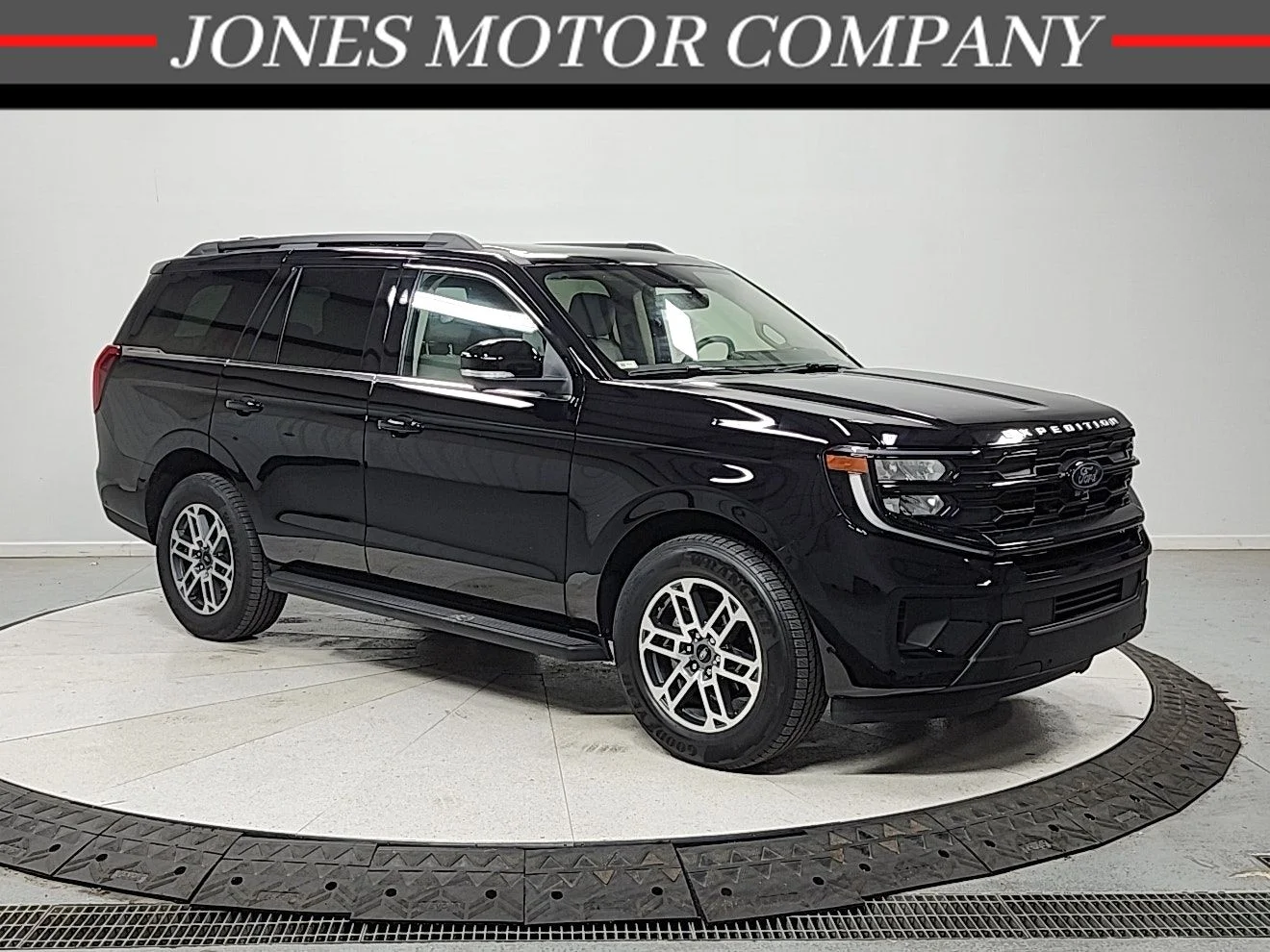 Used 2025 Black Ford Active image 1