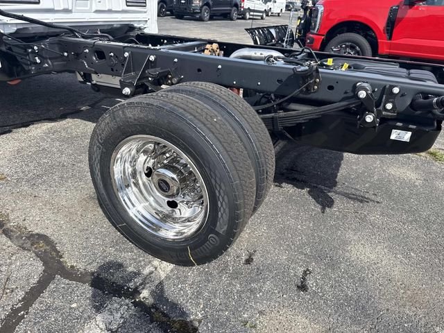 New 2026 Oxford White Ford F-450® XL image 4